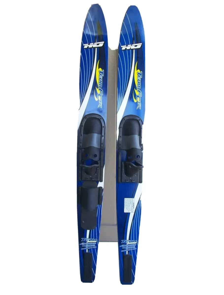 skis